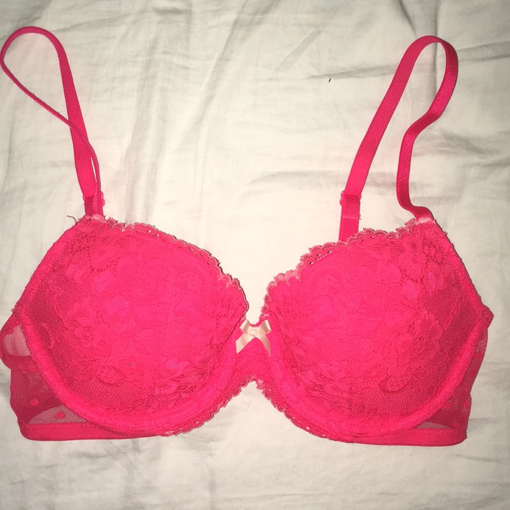 Red lace lightly lined bra